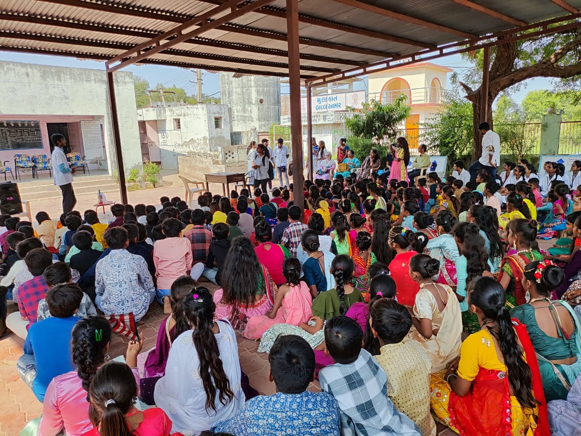 AWARENESS SESSION FOR STUDENTS OF PRIMARY SCHOOL REGARDING EATING HEALTHY FOOD CONDUCTED BY 2ND YR STUDENTS