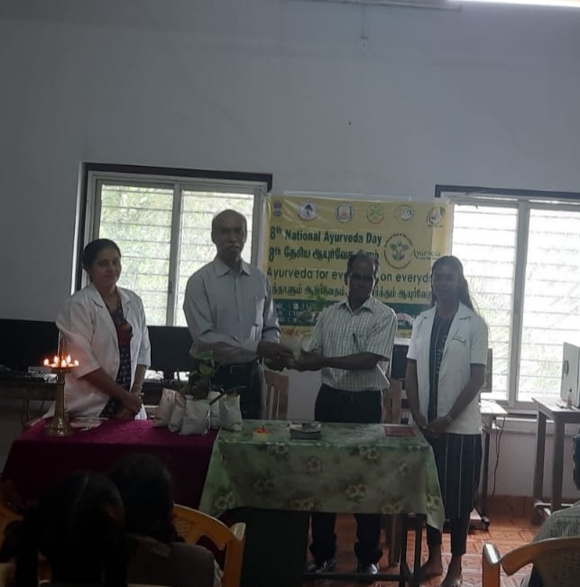 St Francis high school, vencode. Distributed medicinal plants to school garden and medicinal plant pamplets to students.